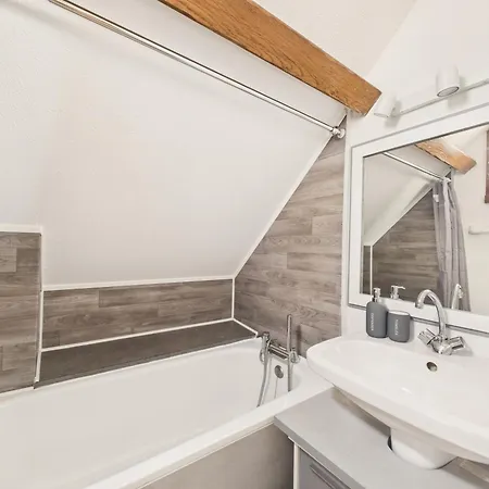 Maison Vue Pour 2 Adultes Et 2 Enfants بيت للعطل